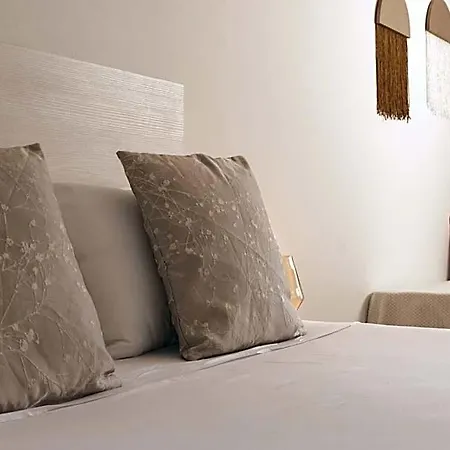 Hotel Adorno Di Zante 4*